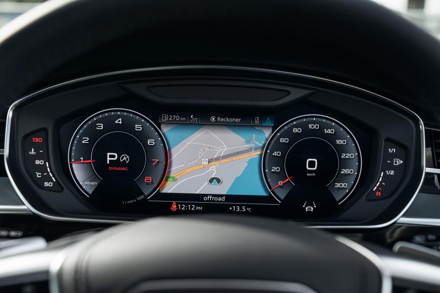Панель приборов Audi A8 55 TFSI Quattro (D5) 2018 года  (AU) (фото 4 из 20)